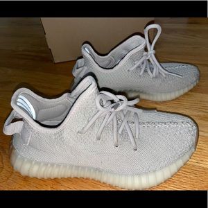 Yeezy x Adidas 350 V2 Sesame  -like new